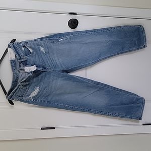 American Eagle Mom Straight Jean. Size 8 short or 29 w.